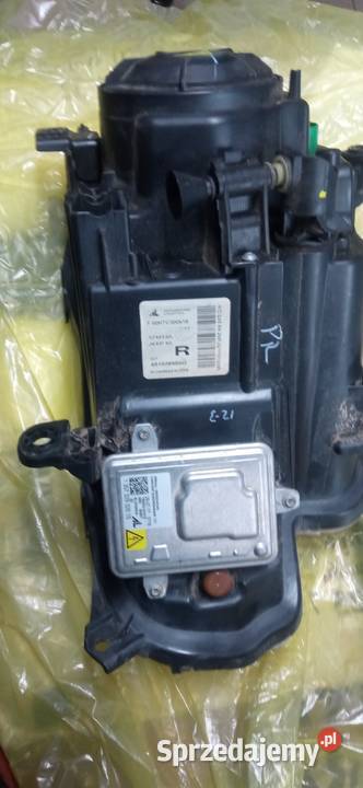 Lampa przednia jeep Cherokee KL Xenon Bystrzyca
