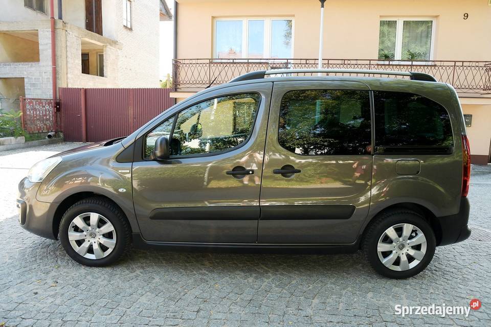 16 BlueHDi XTR 142 Salon Piękny Kolor Kielce sprzedam