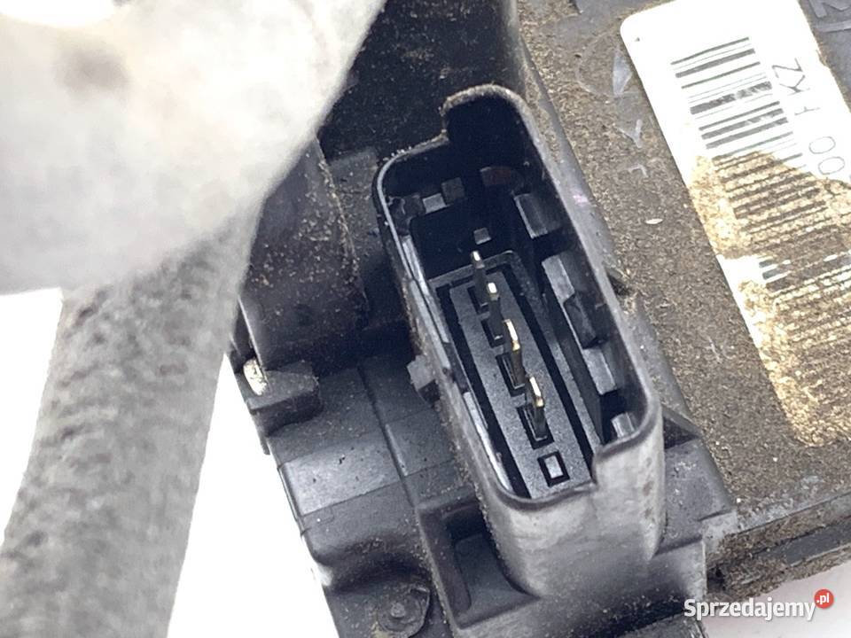 ZAMEK DRZWI LEWY TYŁ HYUNDAI i30 Kombi osobowe