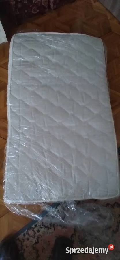 Sprzedam łóżeczko dziecięce z materacem Brodnica