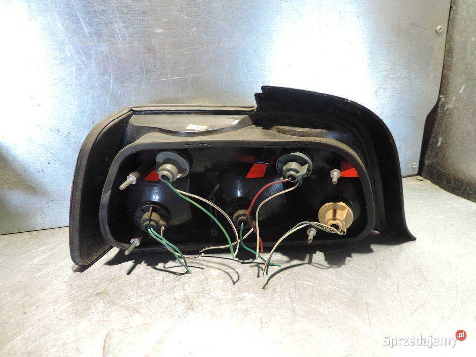 BMW 3 E36 CABRIO LAMPA PRAWY TYŁ prawe
