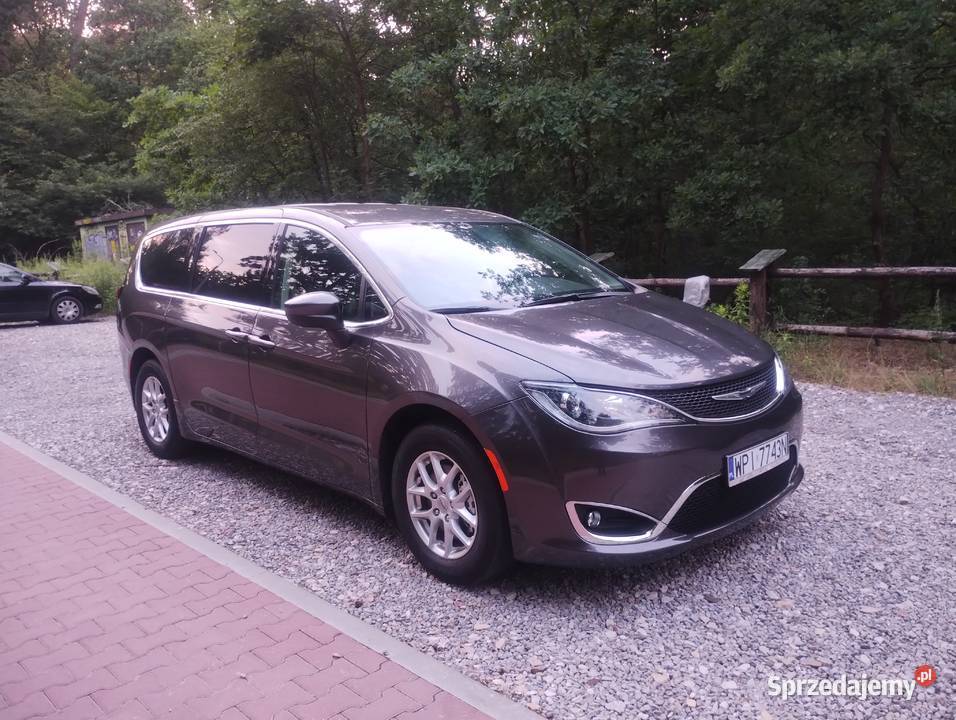 Chrysler Pacifica 2022 38 Van / Minibus Warszawa