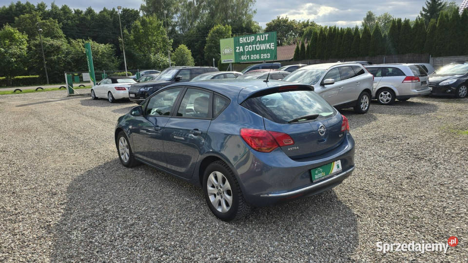 Opel Astra Astra 17 CDTI J 20092019 270000km Zieleniewo