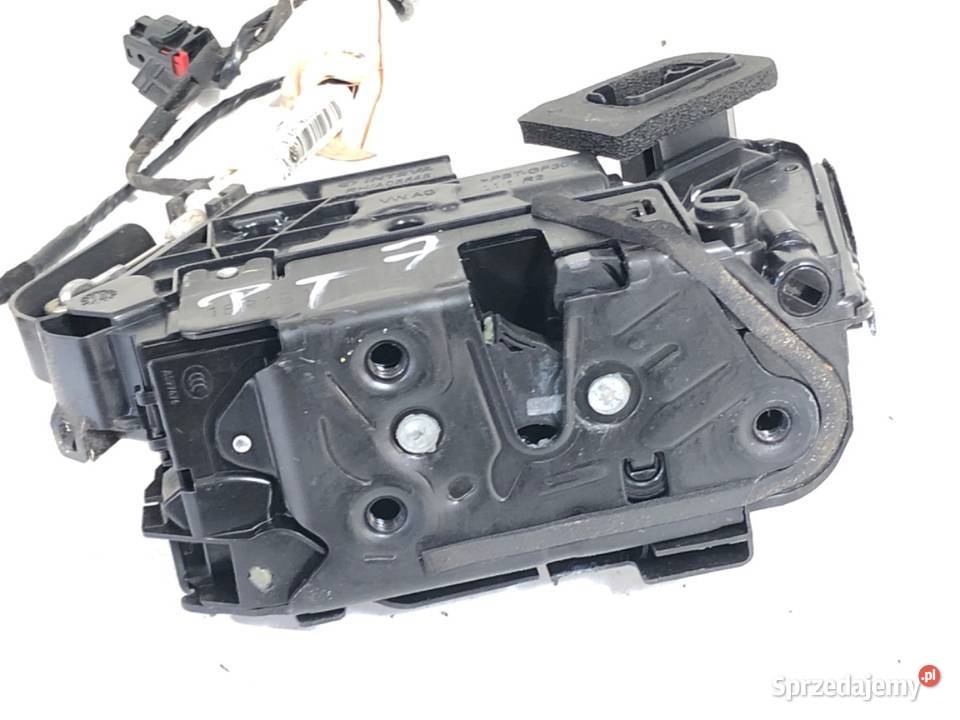 ZAMEK DRZWI PRAWY TYŁ VW PASSAT B8 Kombi