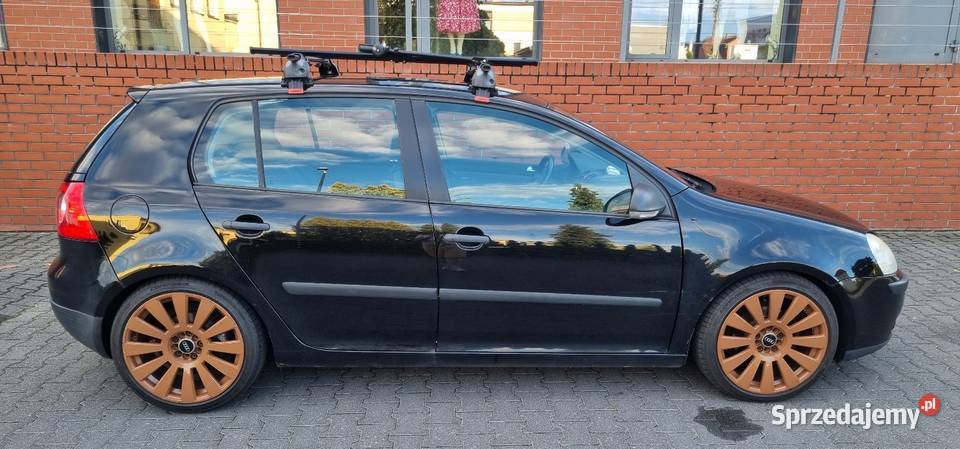 VW Golf V 105 19TDI doinwestowany czarny Golf Poznań