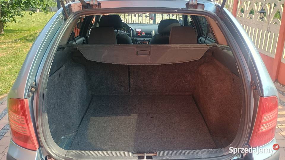 Octavia kombi LPG Rok produkcji 2002 Staszów