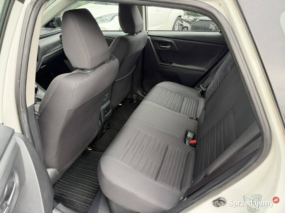 Toyota Auris 18 HSD 136 Serwisowany Kamera Ładny podgrzewane fotele Otwock Mały