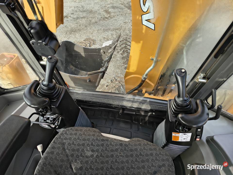 KOPARKOŁADOWARKA CASE 695SV HOLLAND JCB CAT Krotoszyn sprzedam