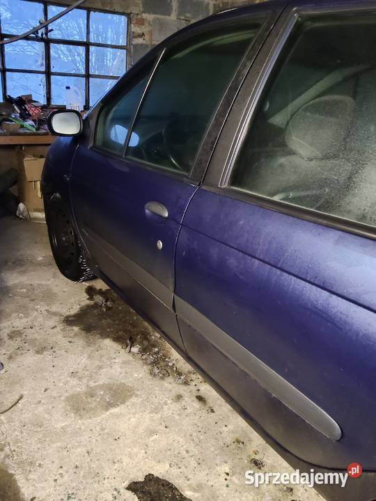 Sprzedam auto Rok produkcji 2001 Rogów