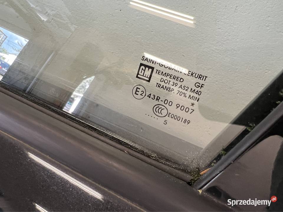 Opel Corsa E Drzwi przód 3d lewe prawe igła Łódź