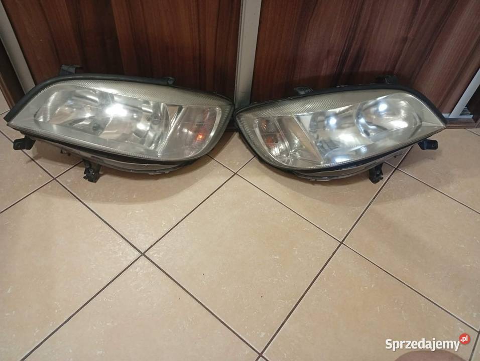 Reflektory Opel Zafira A przód komplet 300000km świętokrzyskie Starachowice