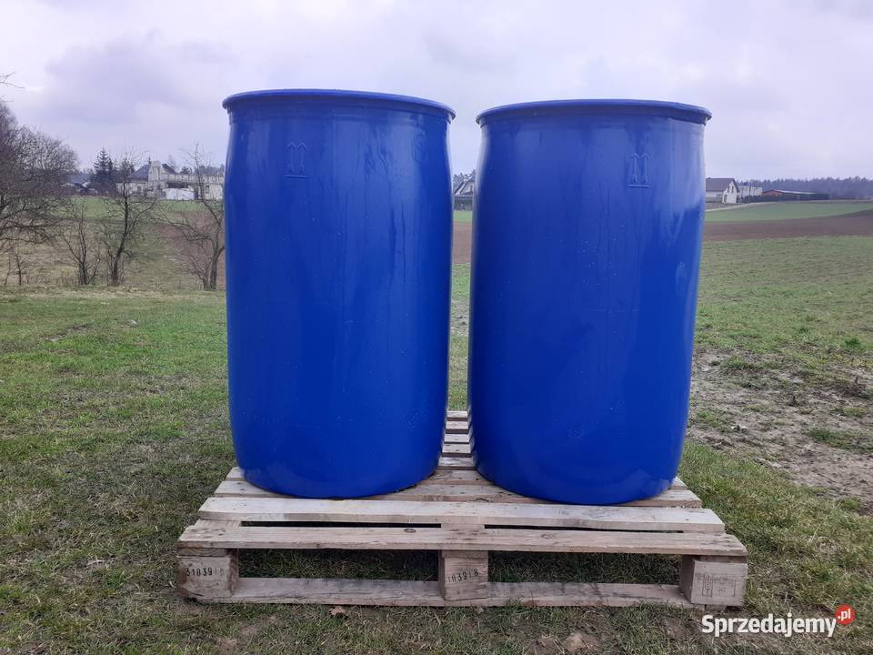 Nowa beczka plastikowa z dwoma wlewami 220 l ADR