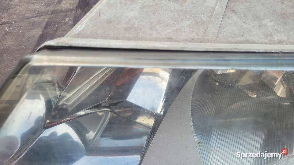 SKODA OCTAVIA II LAMPA LEWA PRZOD REFLEKTOR LEWY osobowe