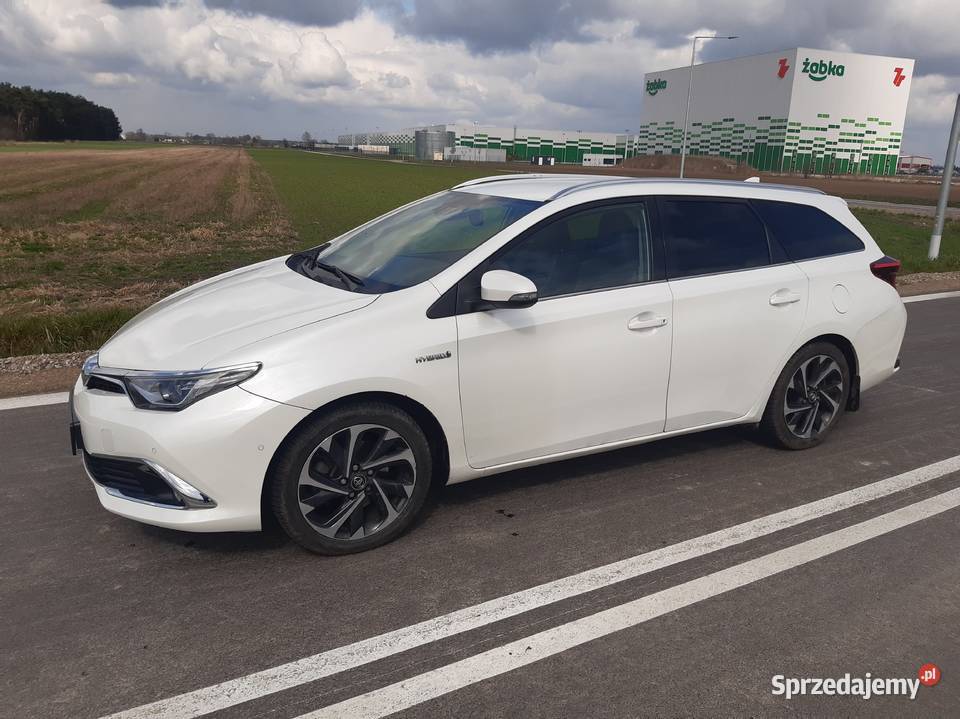 Toyota Auris 2015 kombi 2015 hybryda lpg serwisowany w ASO