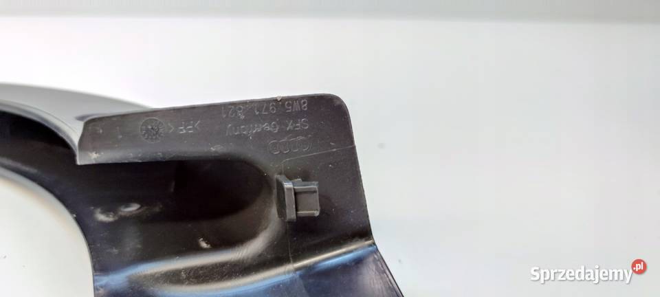 OSŁONA ZAWIASU LEWY TYŁ AUDI A4 B9 8W5971821 Przystajń