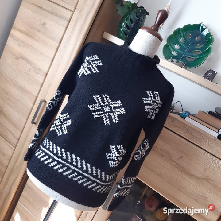 Sweter czarny w białe ornamenty gwiazdki kujawsko-pomorskie Bydgoszcz