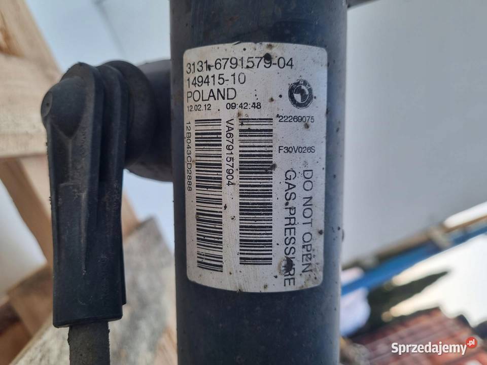 BMW F30 20 D PRAWY PRZEDNI AMORTYZATOR Piasta Zwrotnice Chełm