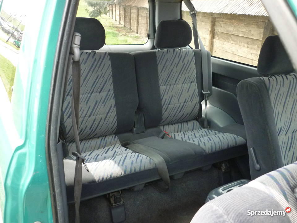 13 700 TOYOTA LAND CRUISER KZJ90 4x4 30 TD 125 D 3000cm3 Tokarnia