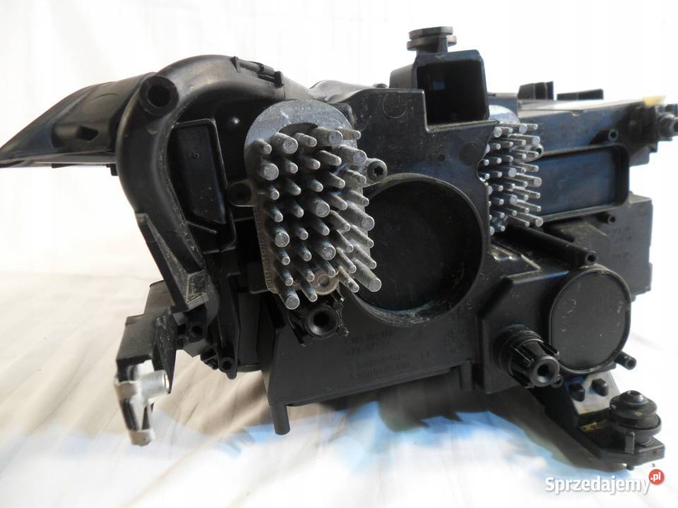 Volkswagen Tiguan II Lift reflektor lewy przedni osobowe Nowy Tomyśl