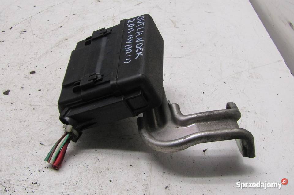 SKRZYNKA BEZPIECZNIKÓW 20 DOHC MITSUBISHI