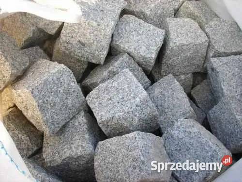 Kostka granitowa w rozmiarach 46 911 1517