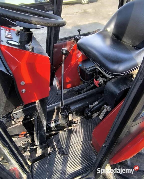 Traktor Elpol K1 z pługiem polskiej