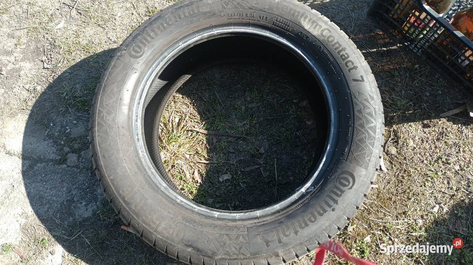 20555R16 Continental Premium Contact 7 1