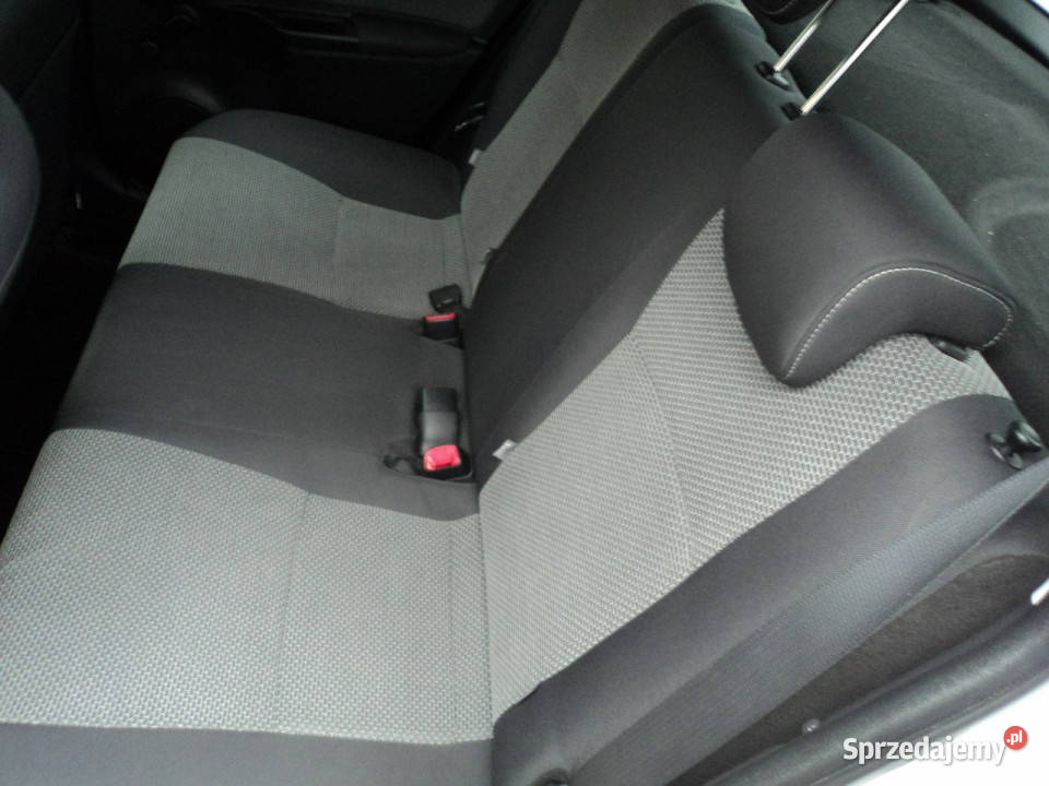 Toyota Yaris sprzedam ładną TOYOTE YARIS z 2015r przyciemniane szyby sprzedam