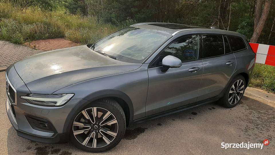 Volvo V60 Cross Country Automat 4x4 Kamera 360 Rok produkcji 2020 świętokrzyskie Ostrowiec Świętokrzyski