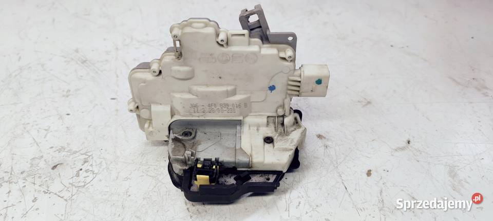 ZAMEK DRZWI PRAWY TYŁ AUDI A3 A6 4F0839016B 7 Przystajń