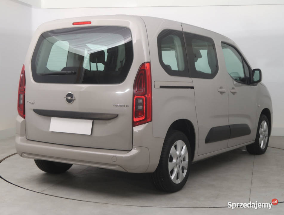 Opel Combo 15 CDTI system Start-Stop Combo Bielany Wrocławskie