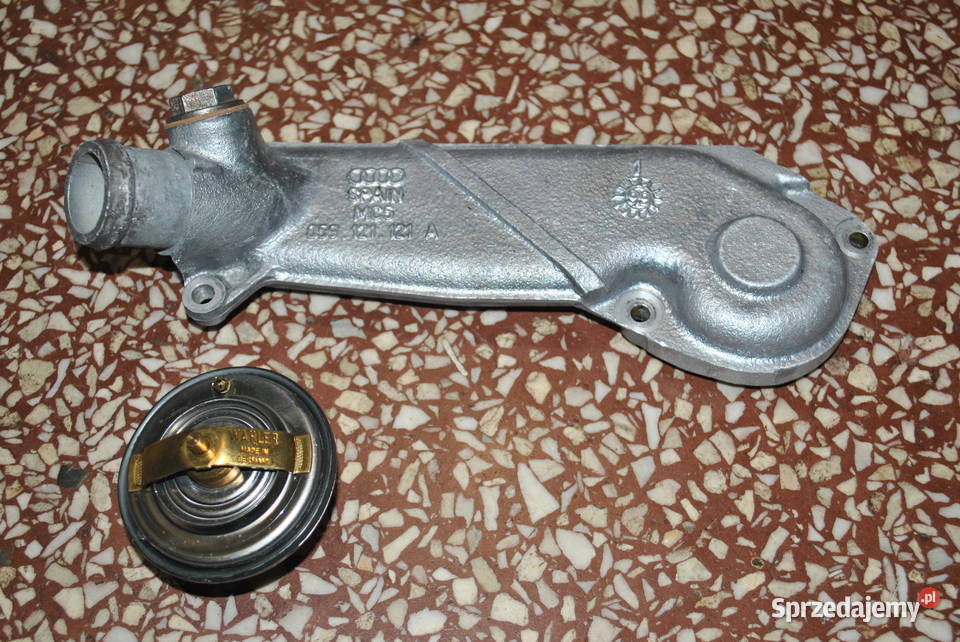 Króciec termostatu AUDI A4B5 A5C5 SKODA SUPERB Poręba
