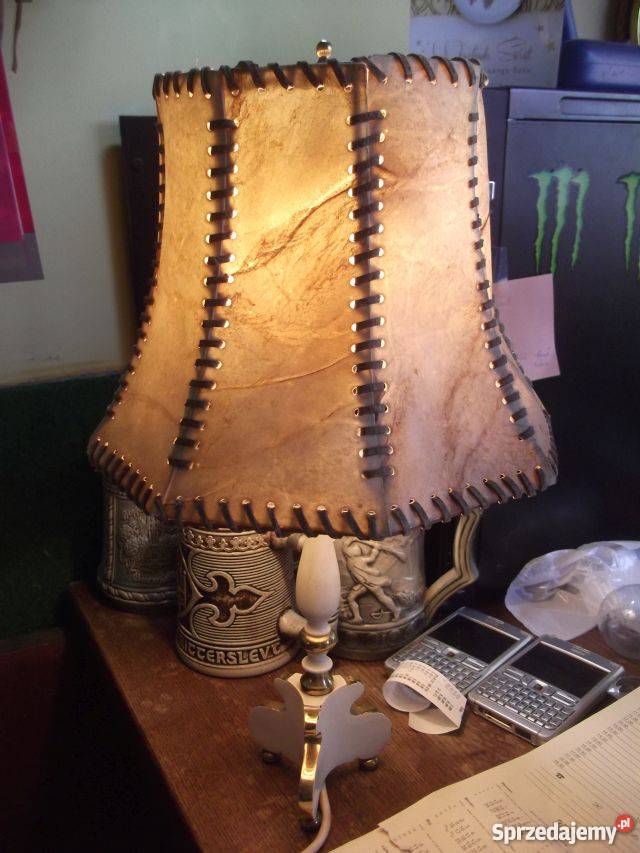 lampka lampa z mosiężną nogą i abażurem ze skóry Gorzów Wielkopolski