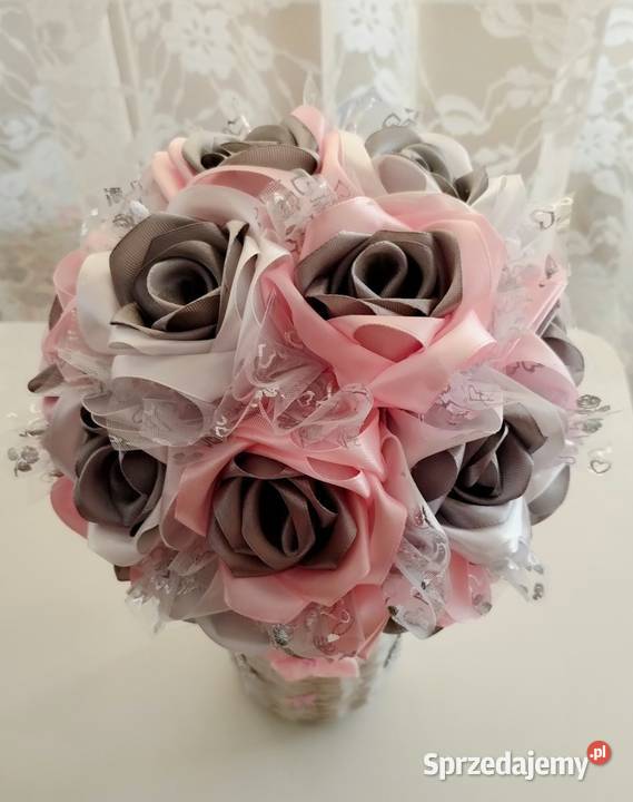 Róże w wazonie z wikliny handmade Grodków