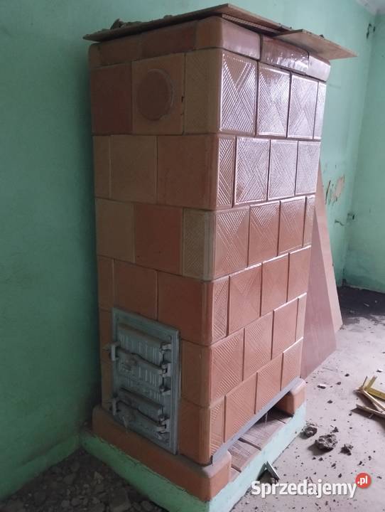 Piec kaflowy do rozbiórki