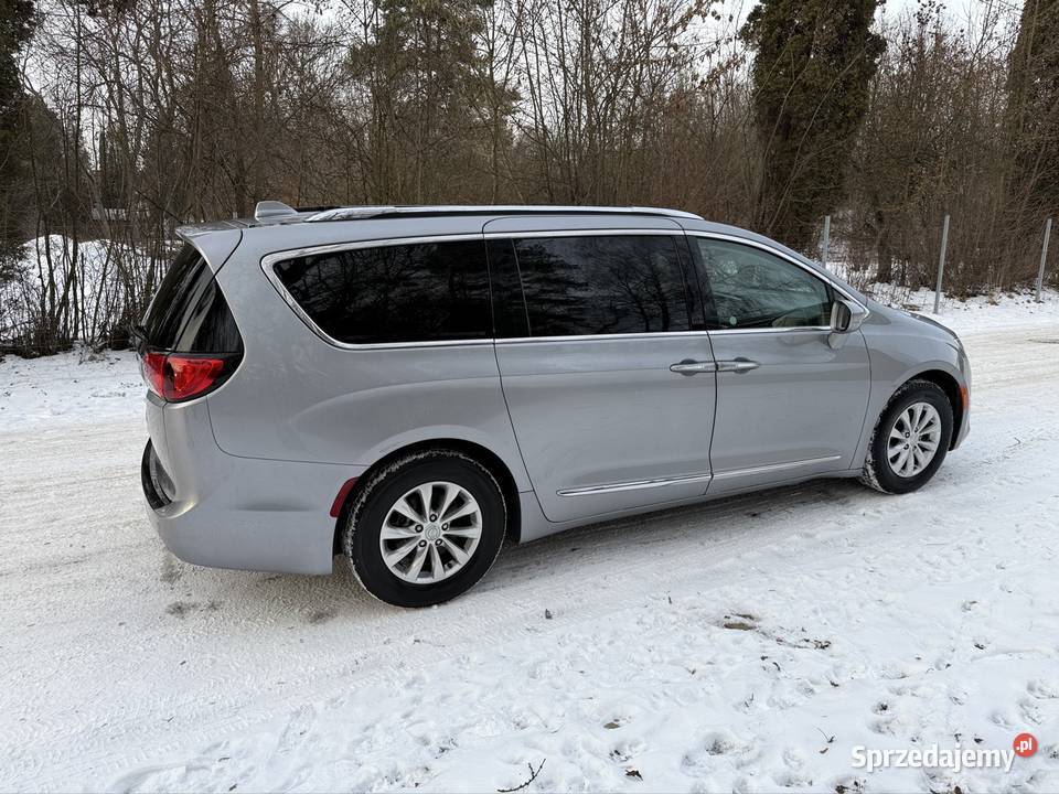 Chrysler Pacifica 2018 r 36 bogate wyposażenie 291KM