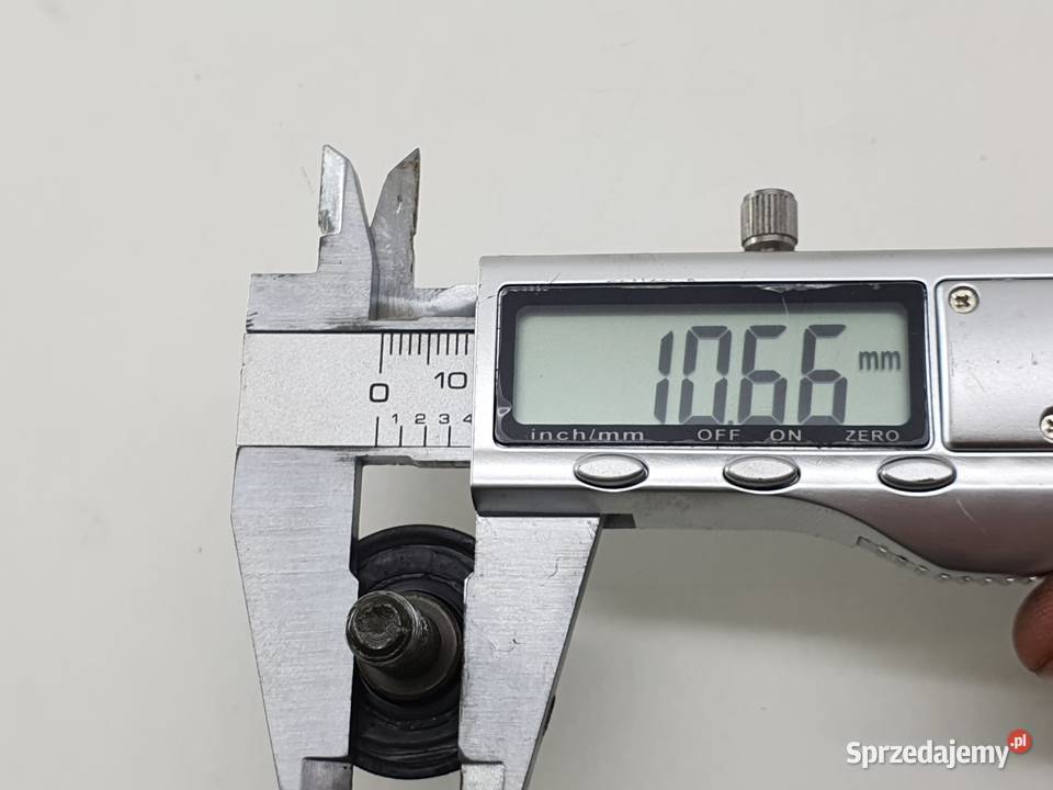 SRUBA POKRYWY ZAWOROW USZCZELKA TGB BLADE 550 Janowice
