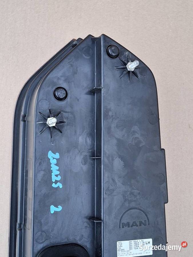 MAN LIONS COACH LAMPA LEWA TYLNA LEWY TYŁ Bieleń