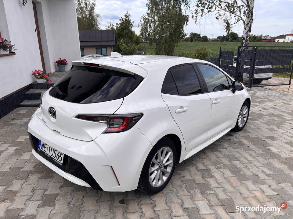 Corolla 12T salon Polska Bezwypadkowy serwis ASO gniazdo AUX Brzeziny sprzedam