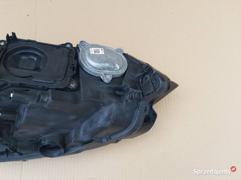 VW SPORTSVAN LIFT REFLEKTOR LEWY LAMPA FULL LED Trzciel