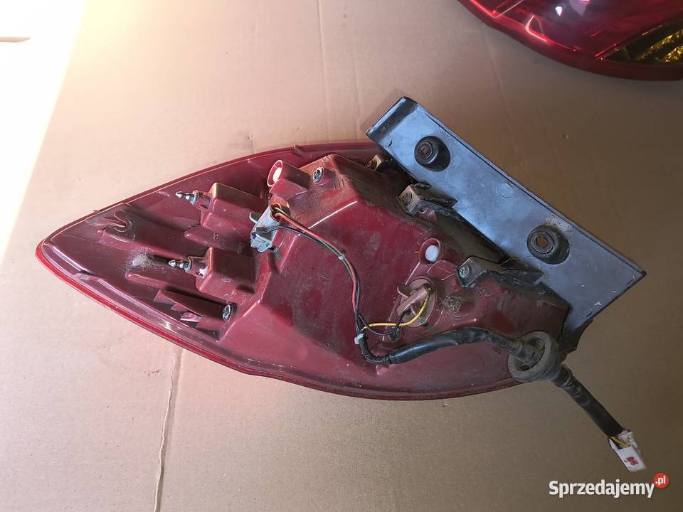 Kia Ceed II HB 1215 Lampa tył tylna prawa w Lampy tylne dolnośląskie Domasław