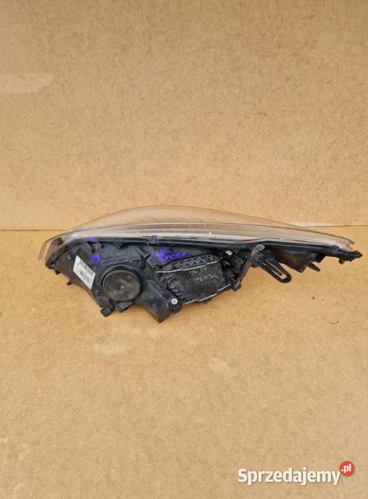 renault megane III lampa prawy przód 260101010r dolnośląskie Złotoryja