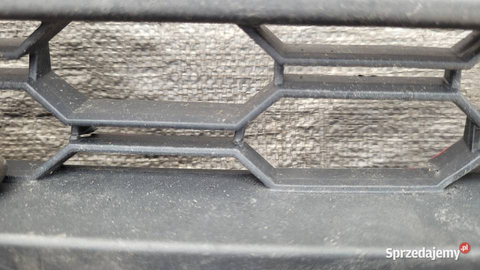 SKODA OCTAVIA IV 4 KRATKA ZDERZAKA ŚRODKOWA Ruda Śląska sprzedam