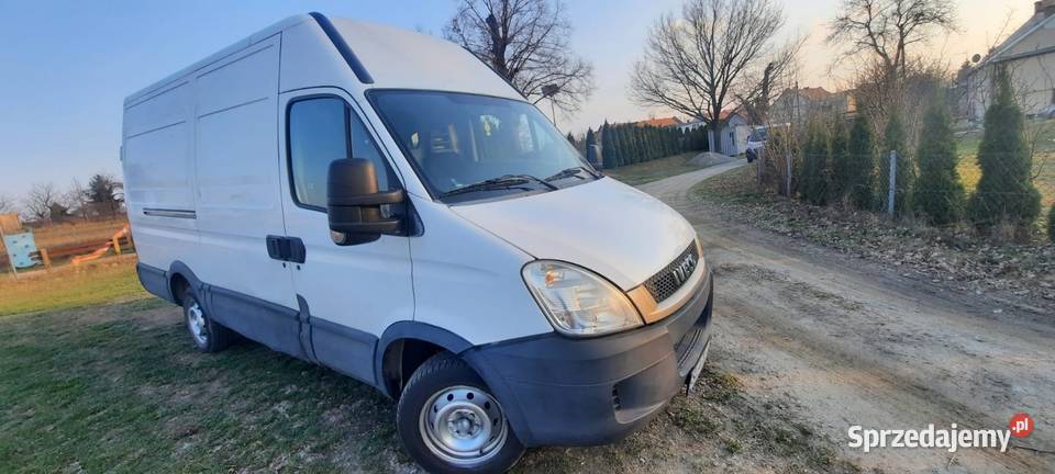 Iveco Daily Lift 2011r Wysoki Średni 23d gniazdo USB Świdnica