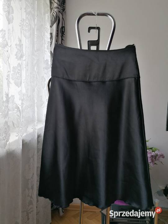ROZKLOSZOWANA DŁUGA CZARNA SPÓDNICA Z WYSOKIM Rozmiar 38(M) Łódź sprzedam