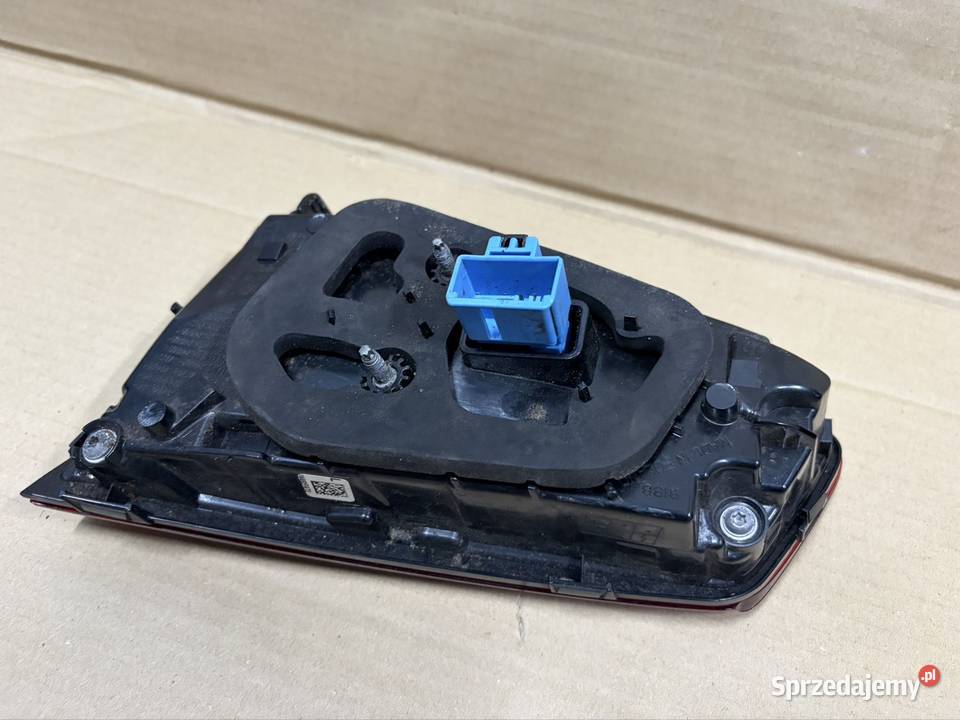 LAMPA LEWA TYŁ TYLNA W KLAPĘ VW PASSAT B8 LIFT Lampy tylne sprzedam