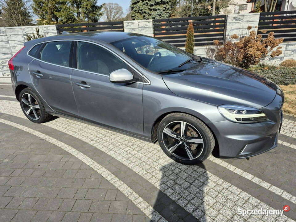 Volvo V40 20D2 RDESIGN navi full led chromy Nowe