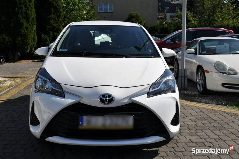 Toyota Yaris TOYOTA YARIS 15 111 Benzyna SALON