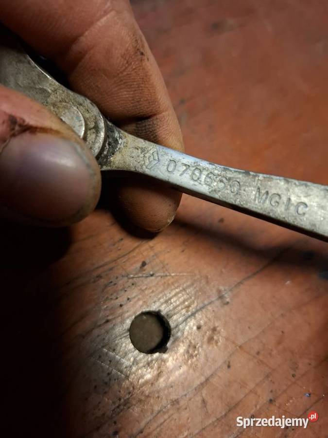 Ogranicznik drzwi lewy prawy przód Renault Rok produkcji 2003 Przyborów sprzedam