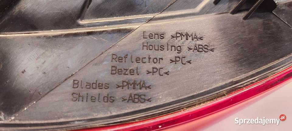 CUPRA FORMENTOR LAMPA LEWY TYŁ 5FF945207 osobowe